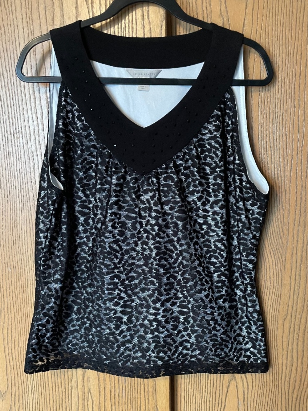 LAURA ASHLEY BLACK LACE WHITE LINED TOP SIZE XL RHINESTONE NECKLINE FEMININE